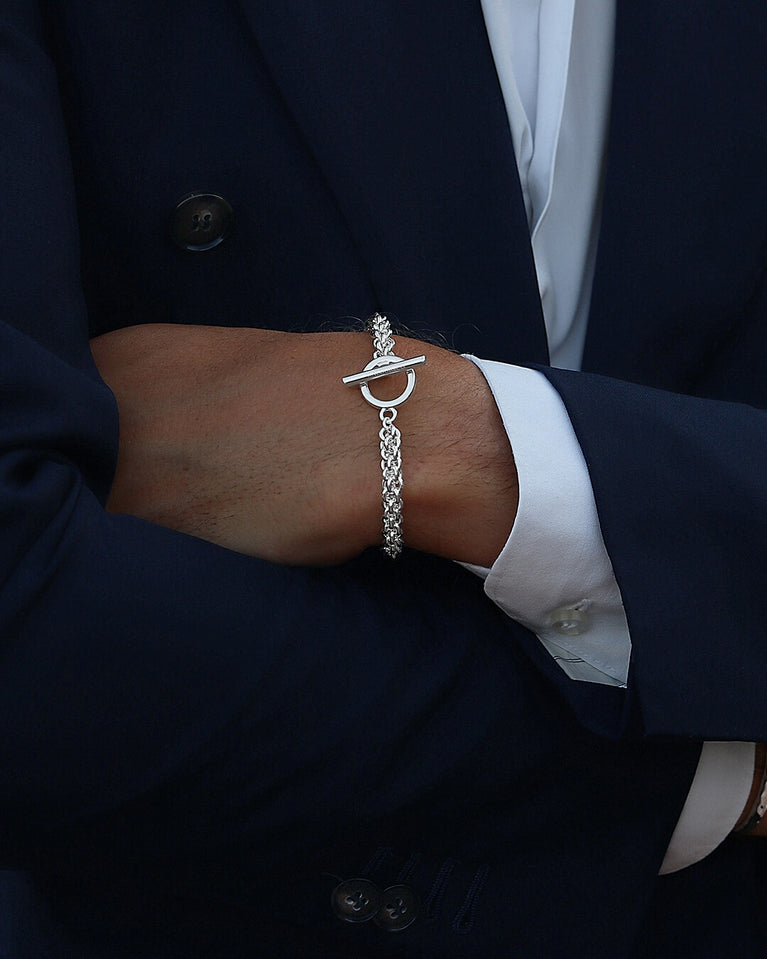 T-bar Chain Bracelet in Sterling Silver plated-316L stainless steel from Waldor & Co. The model is Avant Chain Polished.