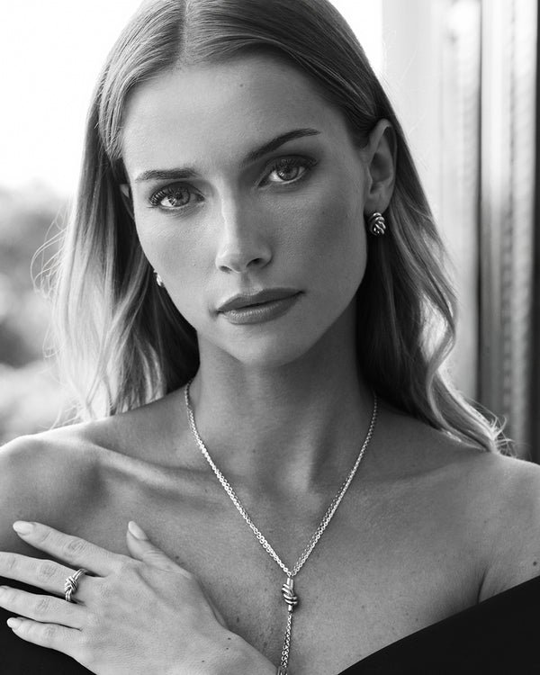  Necklace in silver and gold plated-316L stainless steel from Waldor & Co. The model is Dual Knot Necklace Polished.