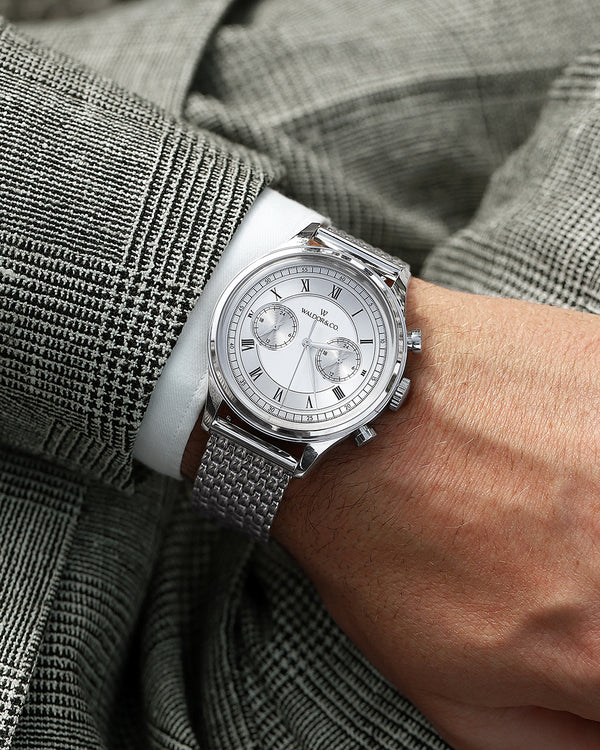  A round mens watch in rhodium-plated silver from Waldor & Co. with a silver sunray dial and a second hand. Seiko movement. The model is Avant 42 Cap Mala 42mm.